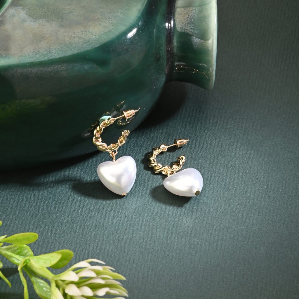 Jwelream korean heart shape earrings