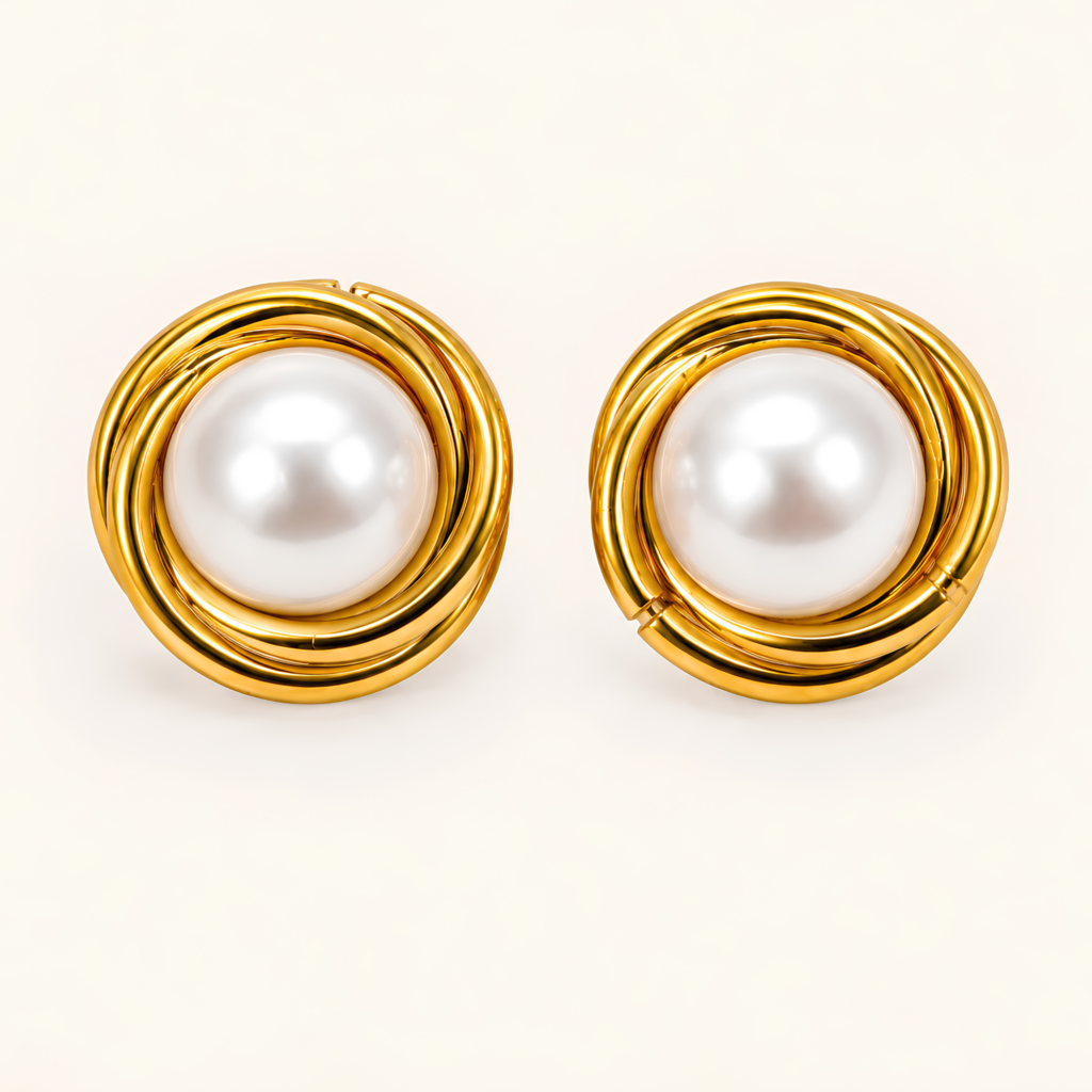 18K Gold Polished Round Heart Ear Studs